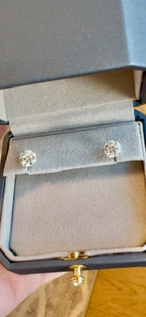 1 Ct Diamond Stud Earrings